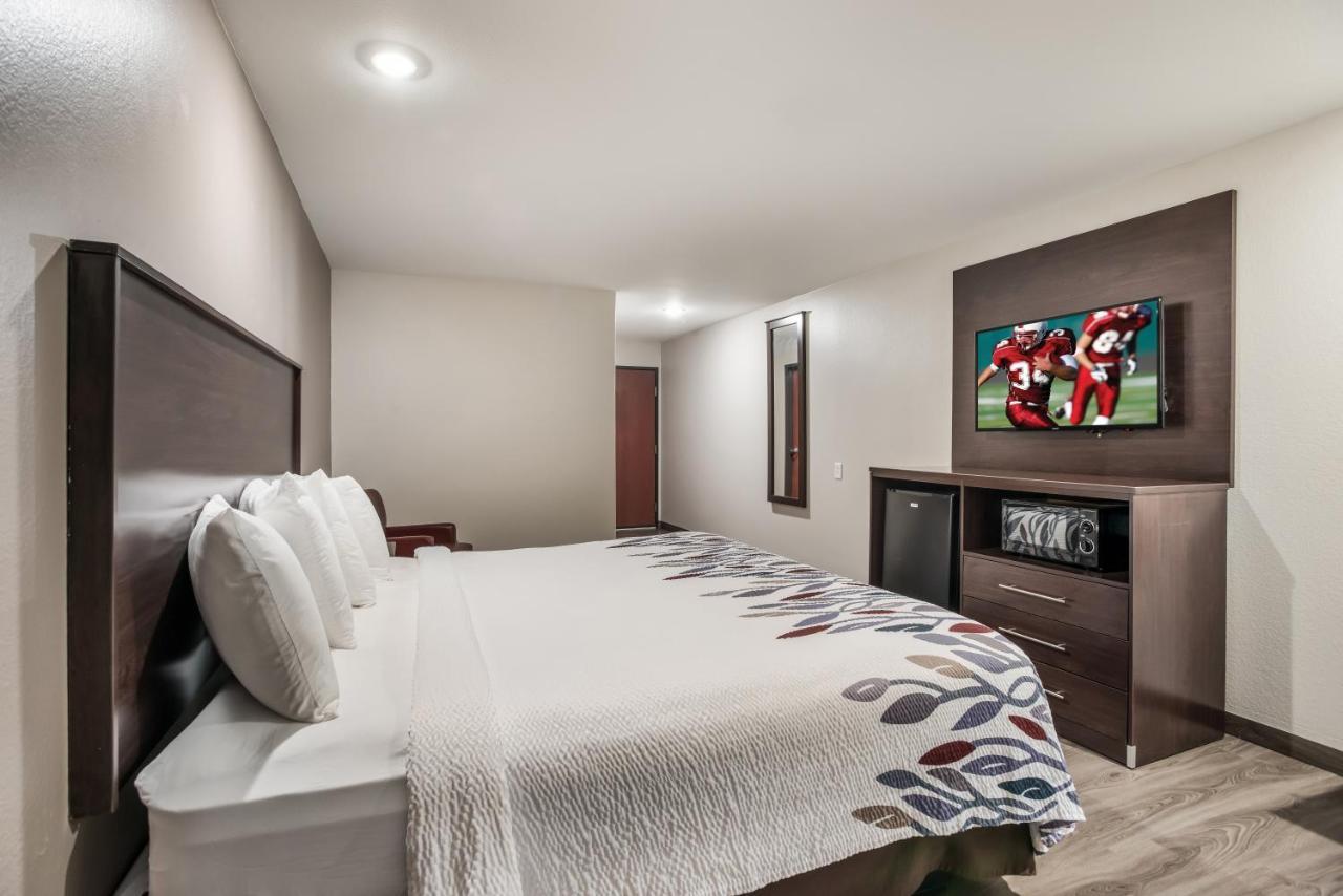 Red Roof Inn & Suites Lake Charles Buitenkant foto