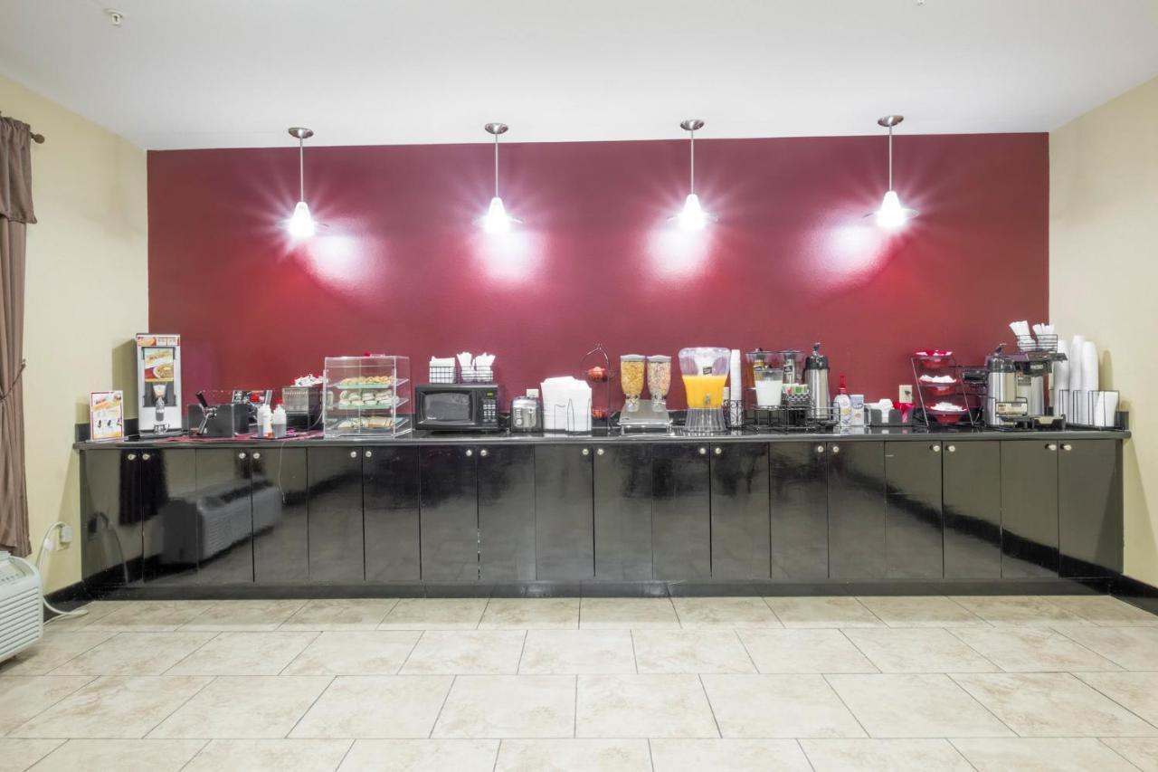Red Roof Inn & Suites Lake Charles Buitenkant foto