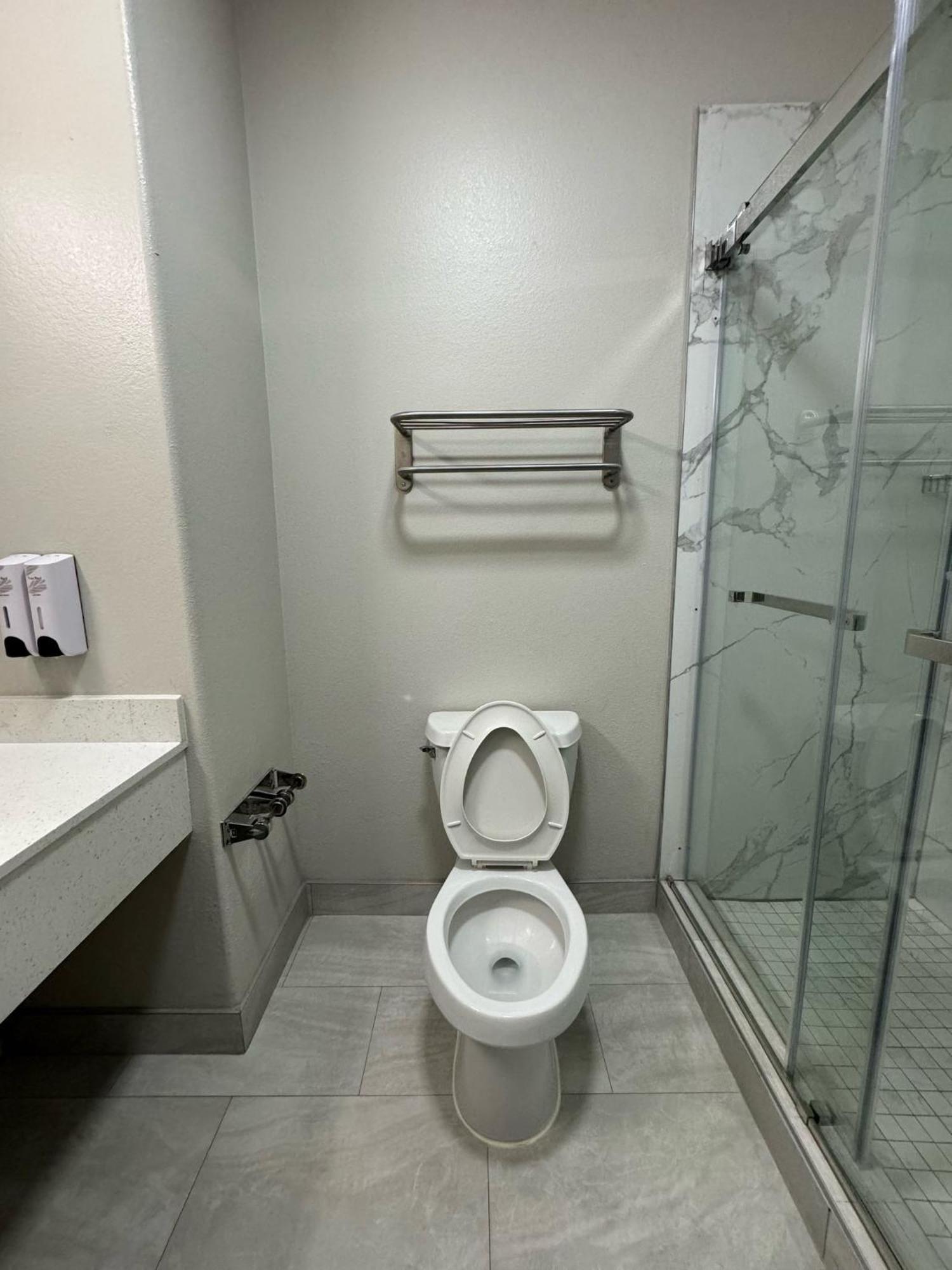 Red Roof Inn & Suites Lake Charles Buitenkant foto