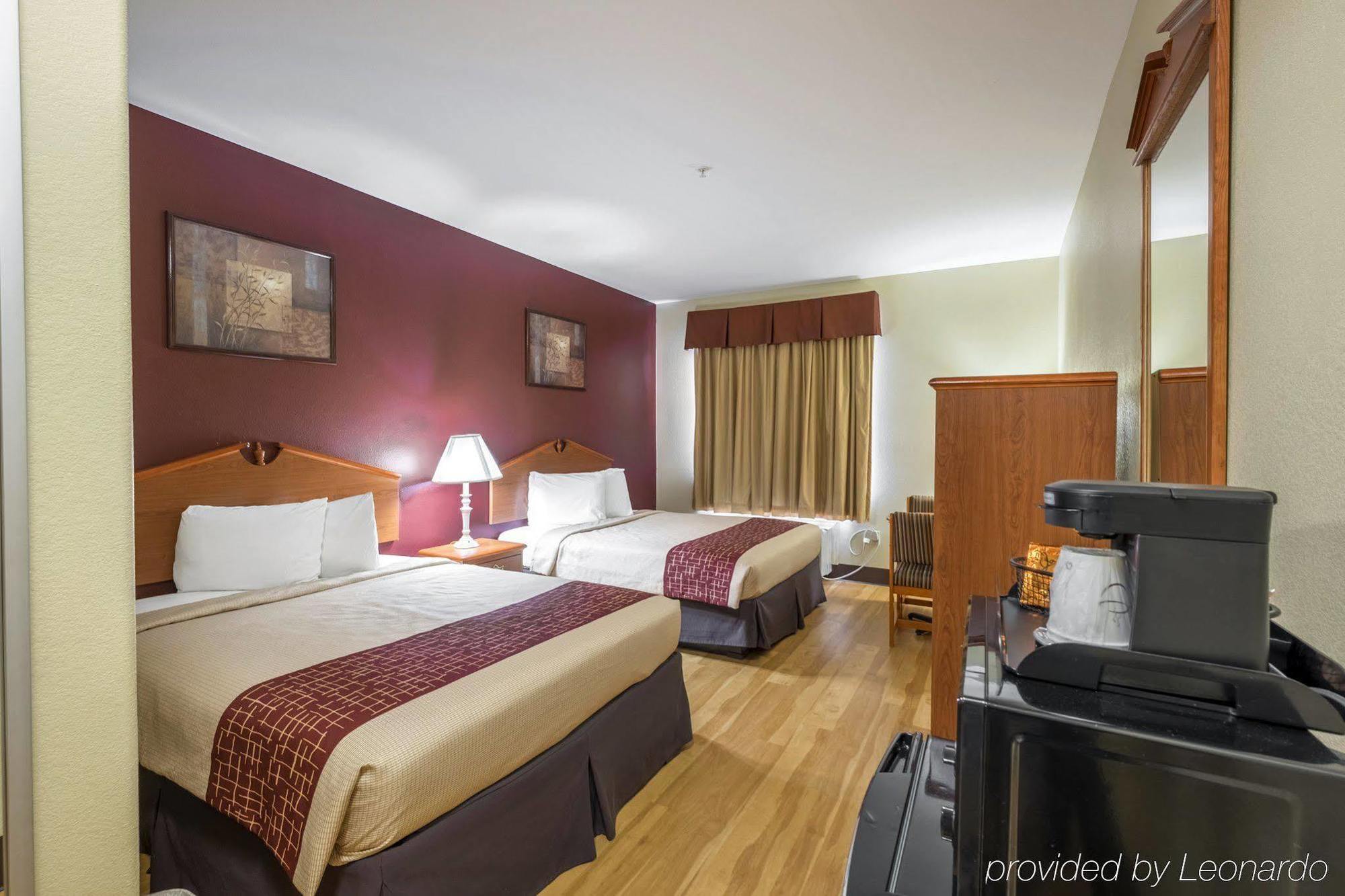 Red Roof Inn & Suites Lake Charles Buitenkant foto