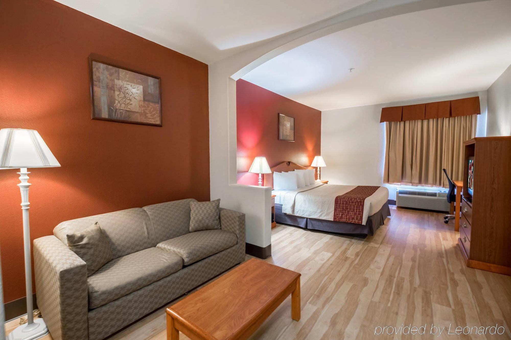Red Roof Inn & Suites Lake Charles Buitenkant foto