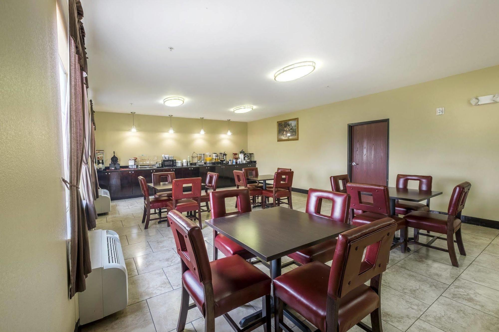 Red Roof Inn & Suites Lake Charles Buitenkant foto